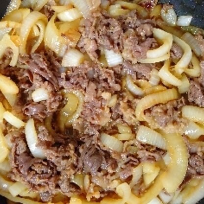 球場で食べた十和田バラ焼き丼が忘れらず、作ってみたら見事に再現できました！
頂き物の淡路島玉ねぎ大玉2個を簡単においしく消費できました☺️